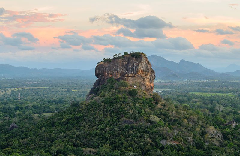 Sigiriya-Lion-Rock_800x520